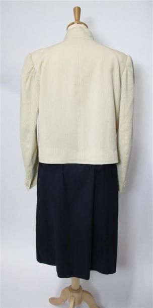 CHLOÉ
Veste courte écrue manches 3/4. 
Taille...