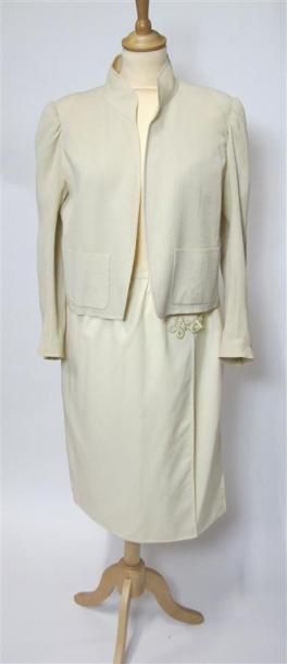 CHLOÉ
Veste courte écrue manches 3/4. 
Taille...