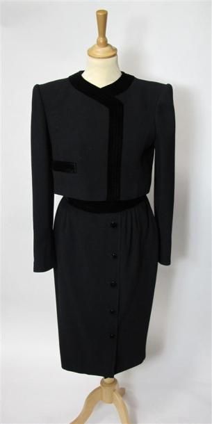 VALENTINO Boutique
Tailleur jupe noir en...