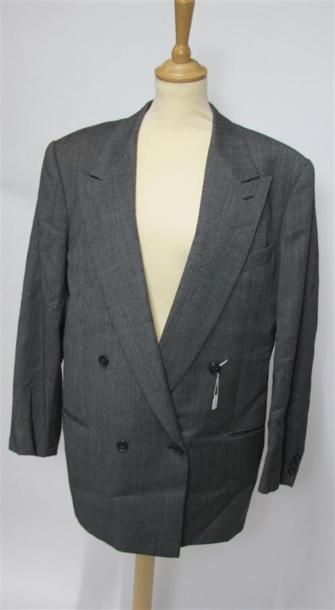 Giorgio ARMANI (Homme)
Costume pour homme...