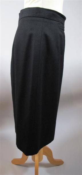 Boutiques GIVENCHY
Jupe noire.
Taille 42