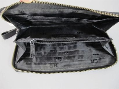 Sonia RYKIEL Paris
Porte-feuille en toile...