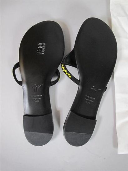 VERO CUOIO
Paire de tongs en matière synthétique,...