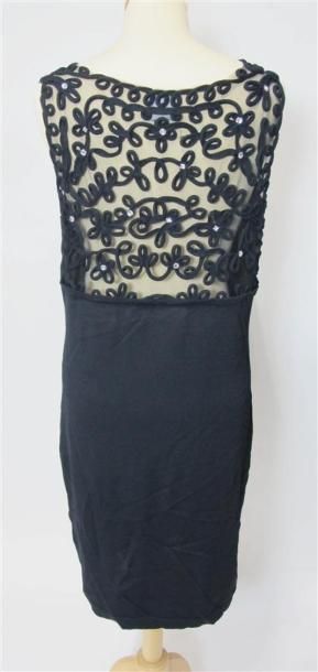 Lot comprenant :
- JEAN-LOUIS SCHERRER BOUTIQUE....