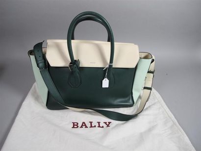BALLY
Sac porté main en cuir écru, vert et...
