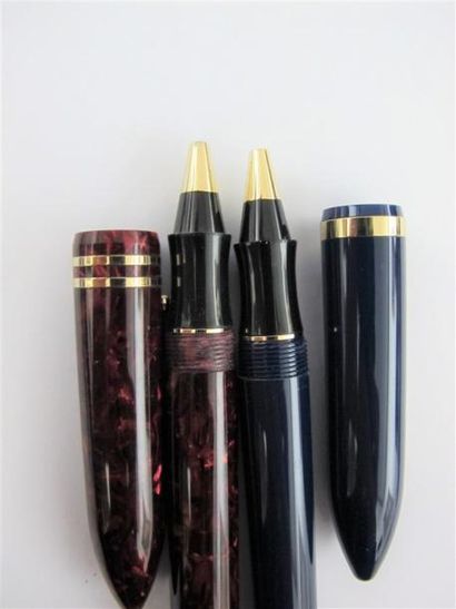 SHEAFFER'S
Quatre stylos bille de la collection...