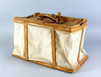 Valise en toile et cuir beige, fermoirs,...