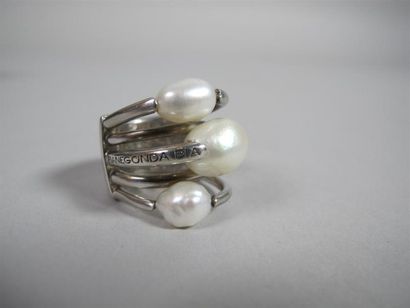 Pia PIANEGONDA
Bague en argent 925 millièmes...