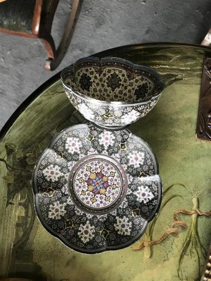 Coupe et soucoupe émaillées.