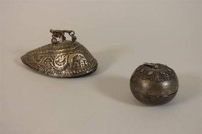 Pierre ponce, Travail IRANIEN
Haut. : 6 cm...