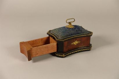 Coffret à couture.
Napoléon III.
Haut. :...
