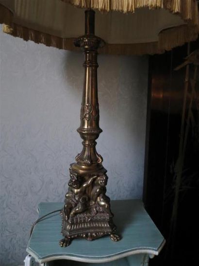 Deux lampes en bronze et céramique.