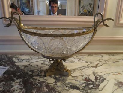 Trois vases en cristal, montures en bronze....
