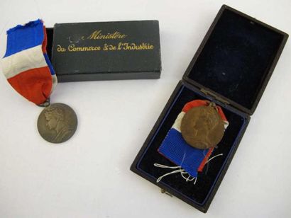 FRANCE
Ensemble de douze médailles dont sept...