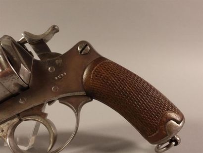 Revolver d'ordonnance de marine, six coups....