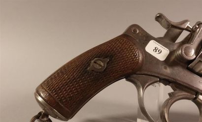 Revolver d'ordonnance de marine, six coups....