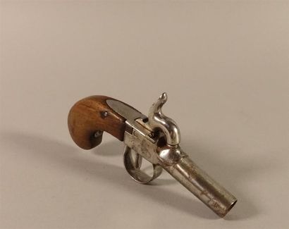 Pistolet à coffre à percussion. Canon rond...