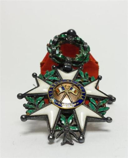 FRANCE
Ensemble comprenant une Légion d'honneur...