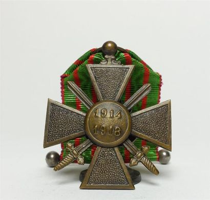 FRANCE
Ensemble comprenant une Légion d'honneur...