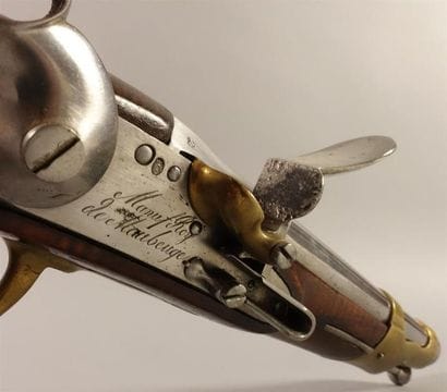 Pistolet d'arçon à silex de gardes du corps...
