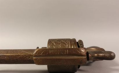 Revolver British Bull Dog, six coups, calibre...