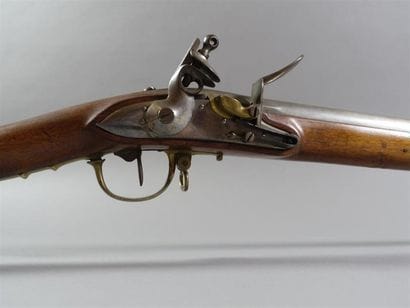 Fusil d'Officier à silex.
Canon rond à pans...