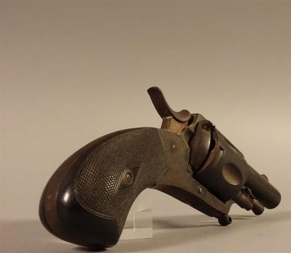 Revolver Bull Dog six coups, calibre 320....