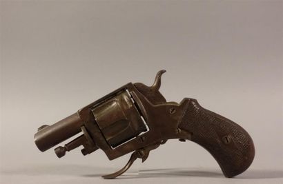 Revolver Bull Dog, six coups, calibre 320....