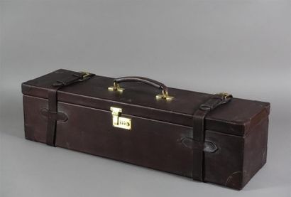 Mallette en cuir noir pour triplette de fusils.
Très...