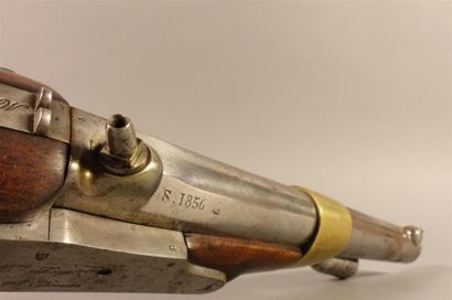 Pistolet d'arçon à percussion modèle 1822...