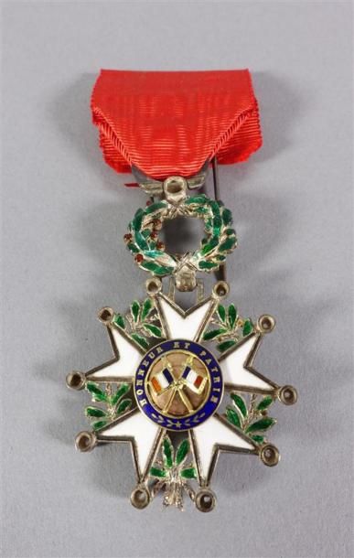 FRANCE 
ORDRE DE LA LÉGION D'HONNEUR, institué...