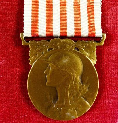 FRANCE
Cadre de six médailles contenant une...