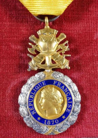 FRANCE
Cadre de six médailles contenant une...