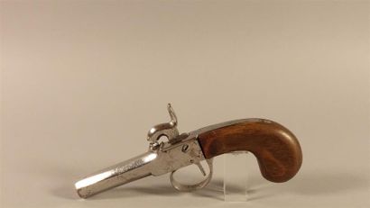 Pistolet à coffre à percussion. Canon à pans....