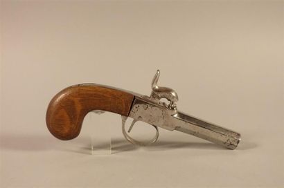 Pistolet à coffre à percussion. Canon à pans....