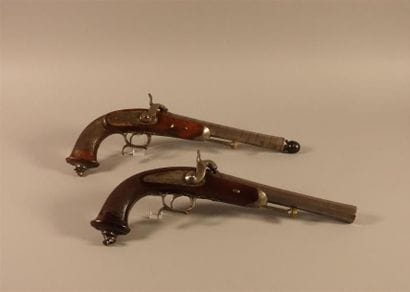 Paire de pistolets à percussion d'Officier...
