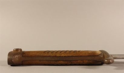Baïonnette Mauser 98 1er type. 
Poignée à...