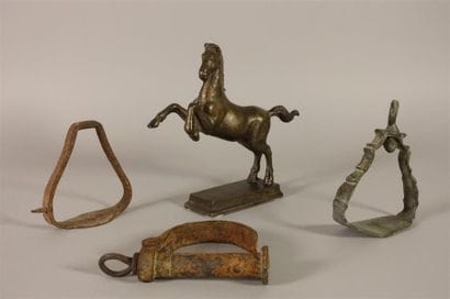 Cheval cabré 
Sujet en régule.
ON JOINT :
Deux...
