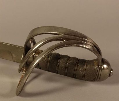 Sabre type 1796 britannique. Poignée recouverte...