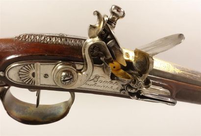 Superbe fusil de chasse à silex. 
Long et...
