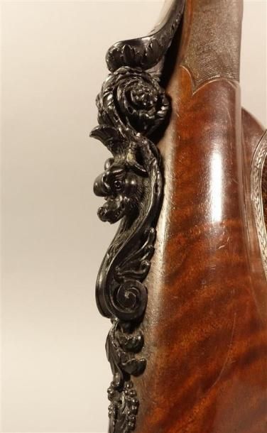 Superbe fusil de chasse à silex. 
Long et...