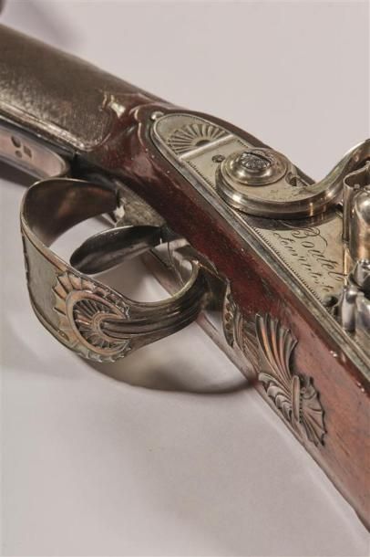 Superbe fusil de chasse à silex. 
Long et...