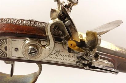 Superbe fusil de chasse à silex. 
Long et...