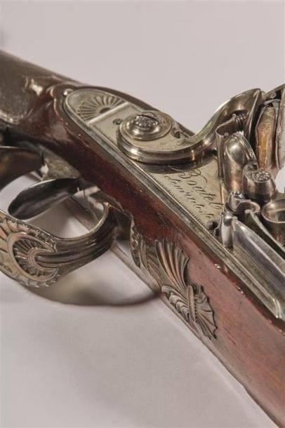 Superbe fusil de chasse à silex. 
Long et...
