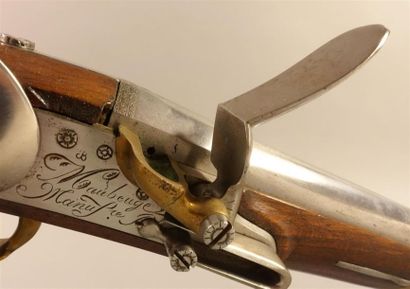 Pistolet d'arçon à silex de Gardes du Corps...