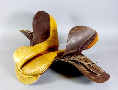 Selle de cheval en cuir
(Sans étriers)
