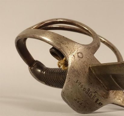 Sabre de cavalerie allemand. Poignée recouverte...