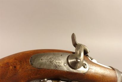 Paire de pistolets à percussion de gendarmerie...