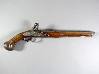 Long pistolet d'arçon à silex.
Canon rond...