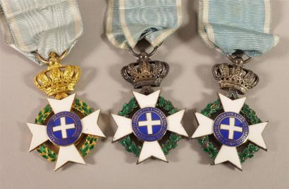 GRÈCE 
ORDRE DU SAUVEUR
Ensemble de trois...